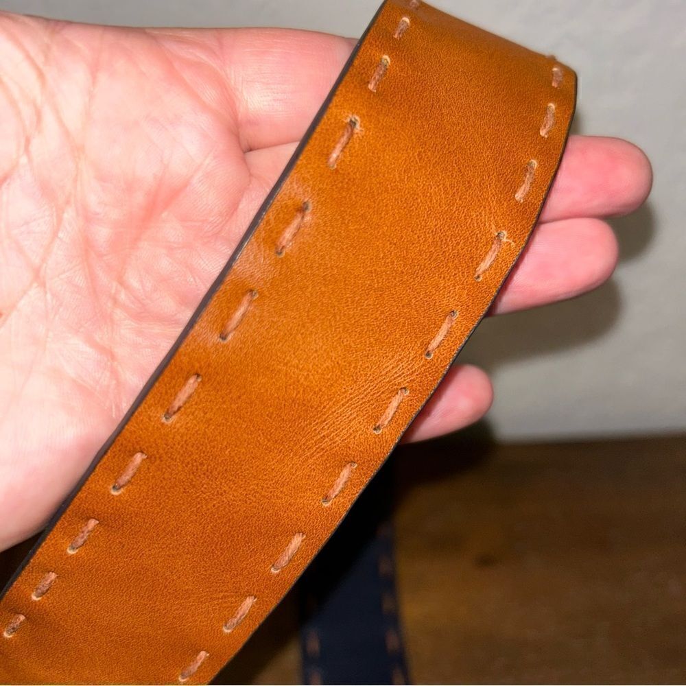 Tommy Hilfiger Reversible Buckle Statement Belt - Picture 4 of 5